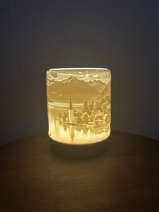 Schweizer Bergdorf am See (KI)